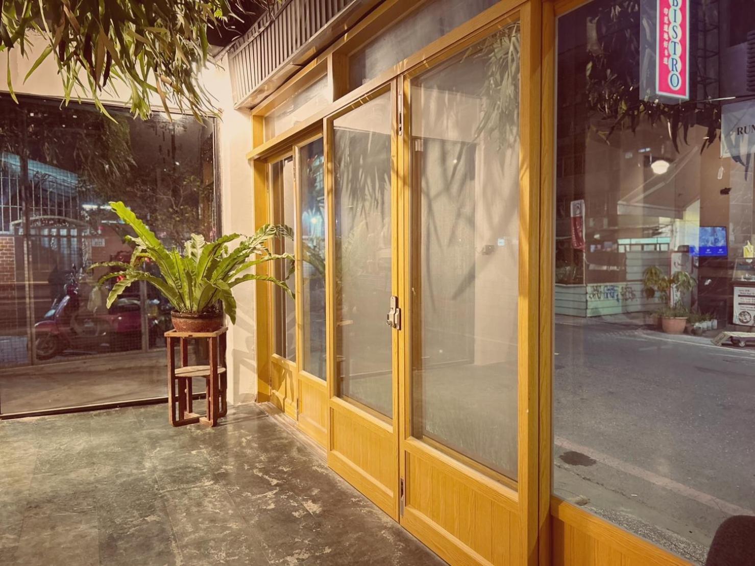 Yan Bin Hotel 타이난 외부 사진